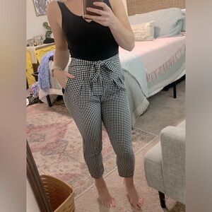 Super cute high waisted black and white gingham plaid pants